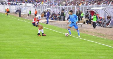 DEPORTIVO BINACIONAL GOLEÓ A DEPORTIVO MUNICIPAL 3-0