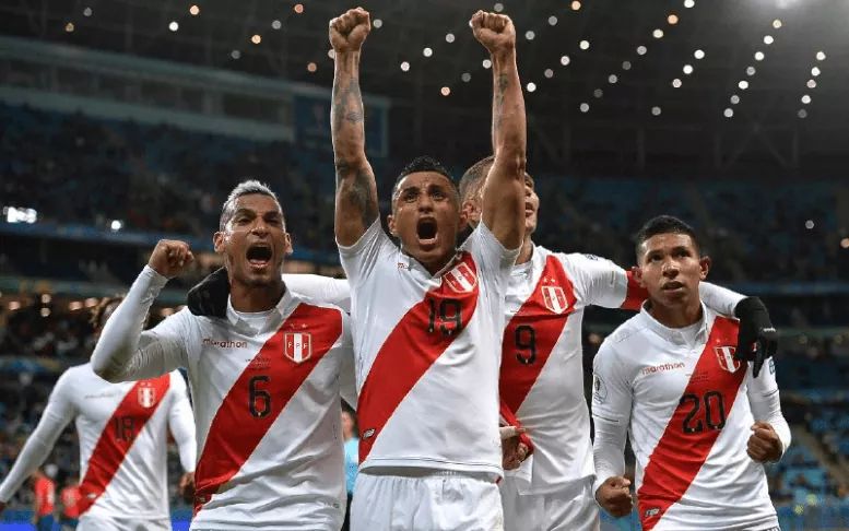 PERÚ ES FINALISTA: VENCIÓ 3-0 A CHILE PERÚ ES FINALISTA: VENCIÓ 3-0 A CHILE
